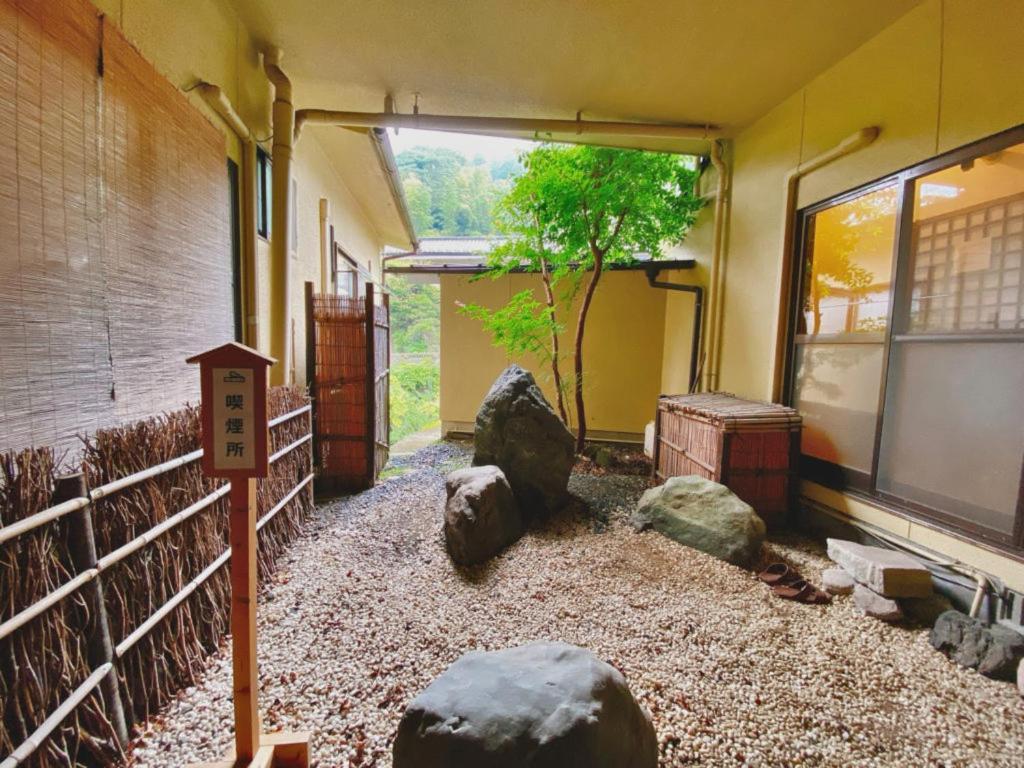 Ban-Ya Hot Spring Inn Юфу Екстер'єр фото