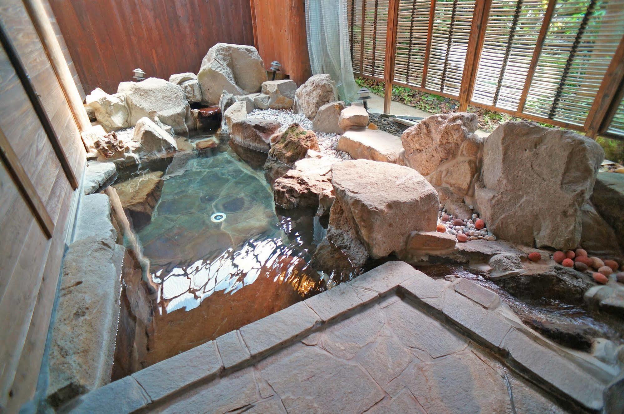 Ban-Ya Hot Spring Inn Юфу Екстер'єр фото